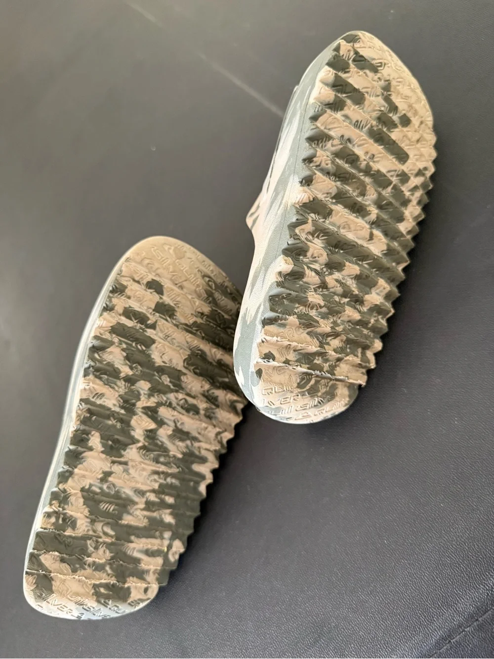 Quicksilver Kids Marble Slide Sandals in Cream and Gray - 12